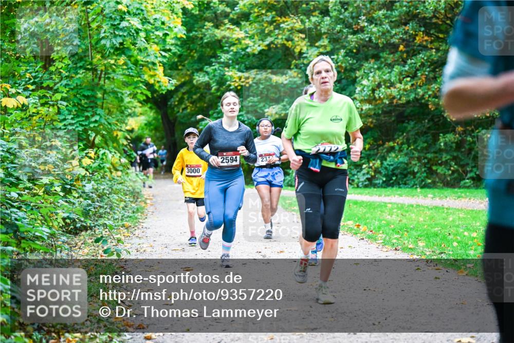 12.10.2025 - Bramfelder Halbmarathon 2025 Dr. Thomas Lammeyer http://msf.ph/oto/9357220 12.10.2025 11:00:06 Laufen 2594, 23, 3000 meine-sportfotos.de