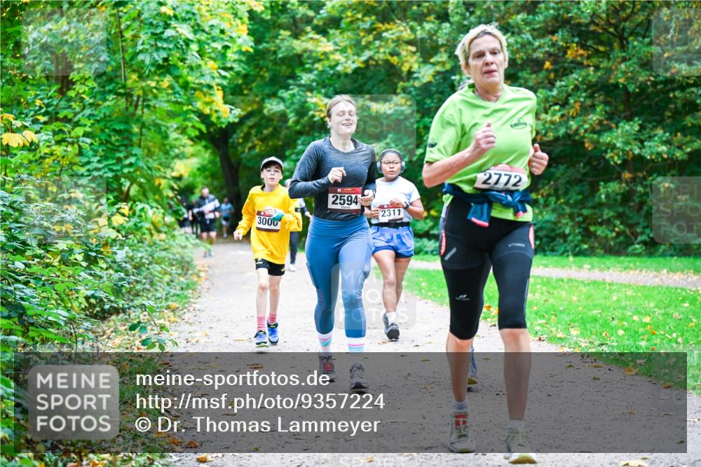 12.10.2025 - Bramfelder Halbmarathon 2025 Dr. Thomas Lammeyer http://msf.ph/oto/9357224 12.10.2025 11:00:06 Laufen 3000, 2594, 2311, 2772 meine-sportfotos.de
