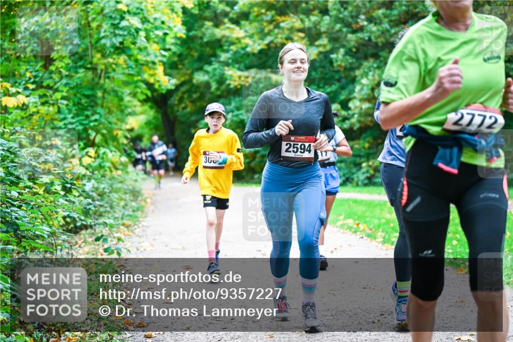 12.10.2025 - Bramfelder Halbmarathon 2025 Dr. Thomas Lammeyer http://msf.ph/oto/9357227 12.10.2025 11:00:07 Laufen 54, 300, 2594, 2772 meine-sportfotos.de