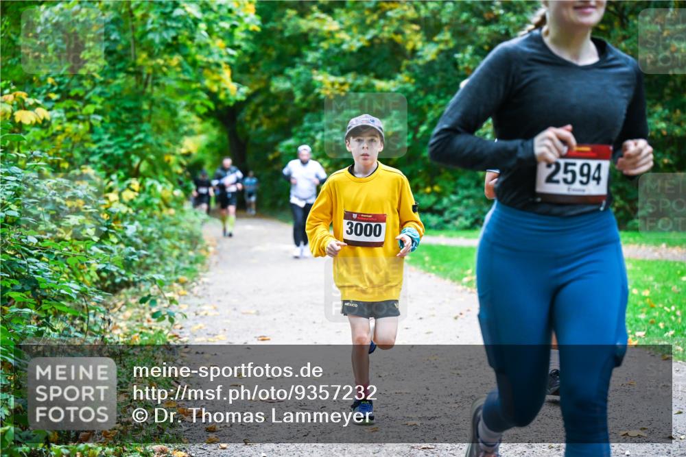 12.10.2025 - Bramfelder Halbmarathon 2025 Dr. Thomas Lammeyer http://msf.ph/oto/9357232 12.10.2025 11:00:08 Laufen 3000, 2594 meine-sportfotos.de