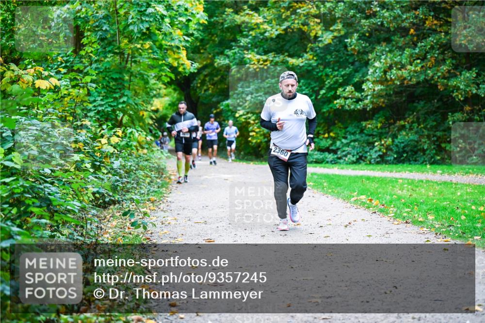 12.10.2025 - Bramfelder Halbmarathon 2025 Dr. Thomas Lammeyer http://msf.ph/oto/9357245 12.10.2025 11:00:12 Laufen 2360 meine-sportfotos.de