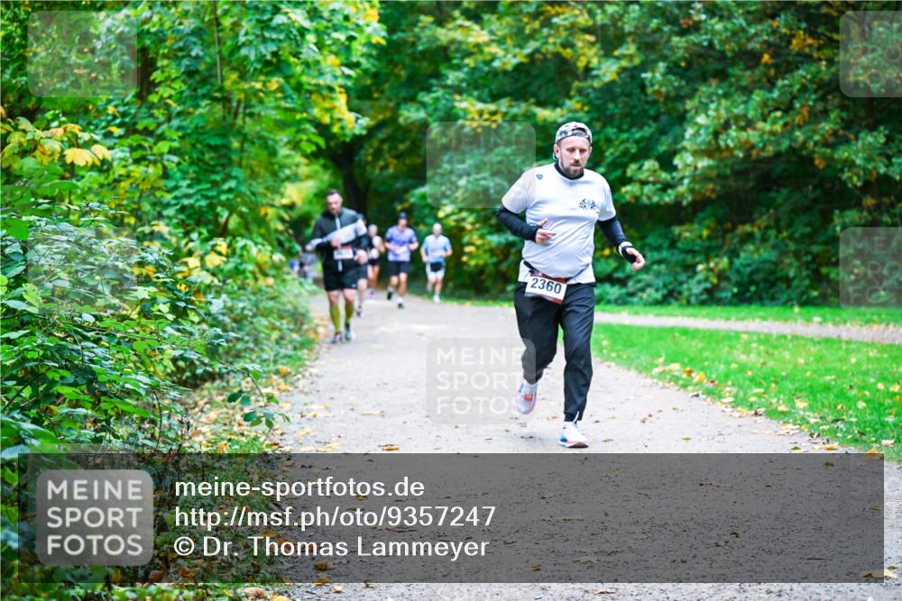 12.10.2025 - Bramfelder Halbmarathon 2025 Dr. Thomas Lammeyer http://msf.ph/oto/9357247 12.10.2025 11:00:12 Laufen 2360 meine-sportfotos.de