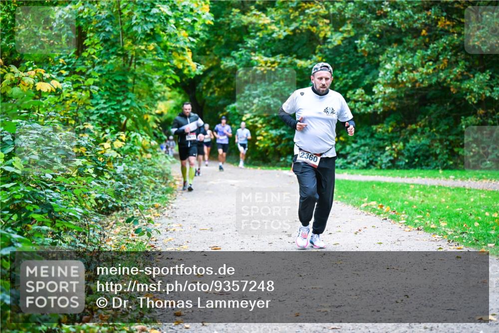 12.10.2025 - Bramfelder Halbmarathon 2025 Dr. Thomas Lammeyer http://msf.ph/oto/9357248 12.10.2025 11:00:13 Laufen 2411, 2360 meine-sportfotos.de