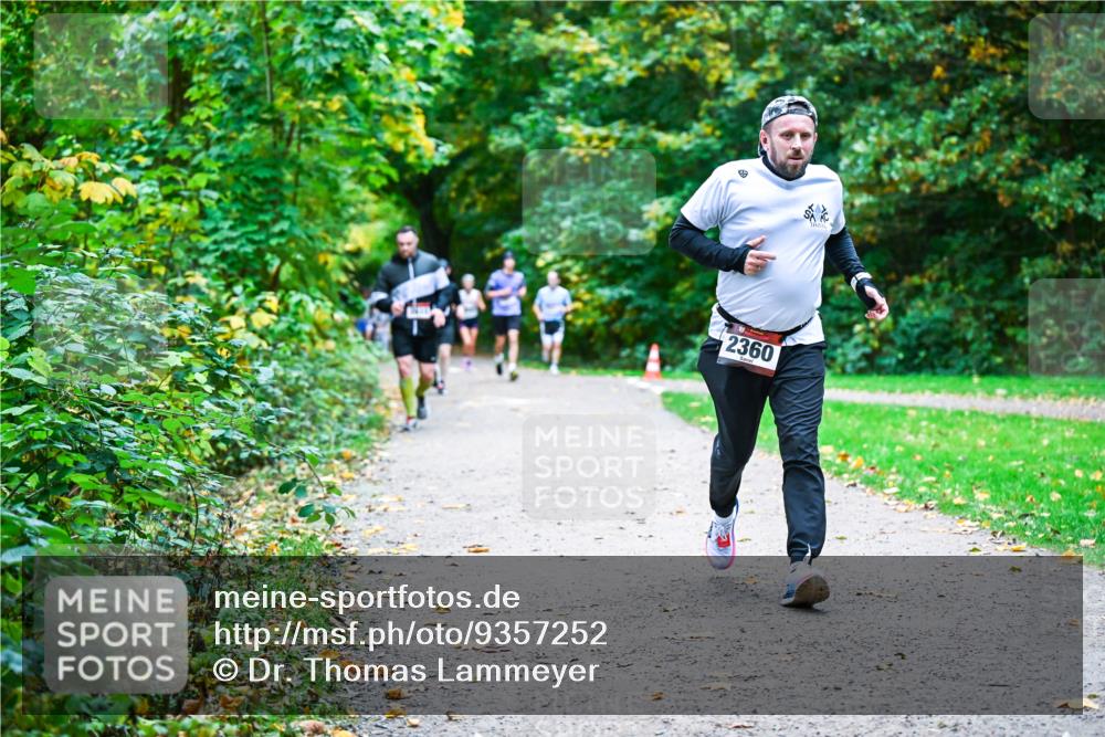 12.10.2025 - Bramfelder Halbmarathon 2025 Dr. Thomas Lammeyer http://msf.ph/oto/9357252 12.10.2025 11:00:13 Laufen 2360 meine-sportfotos.de