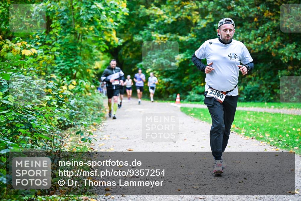 12.10.2025 - Bramfelder Halbmarathon 2025 Dr. Thomas Lammeyer http://msf.ph/oto/9357254 12.10.2025 11:00:13 Laufen 2360 meine-sportfotos.de