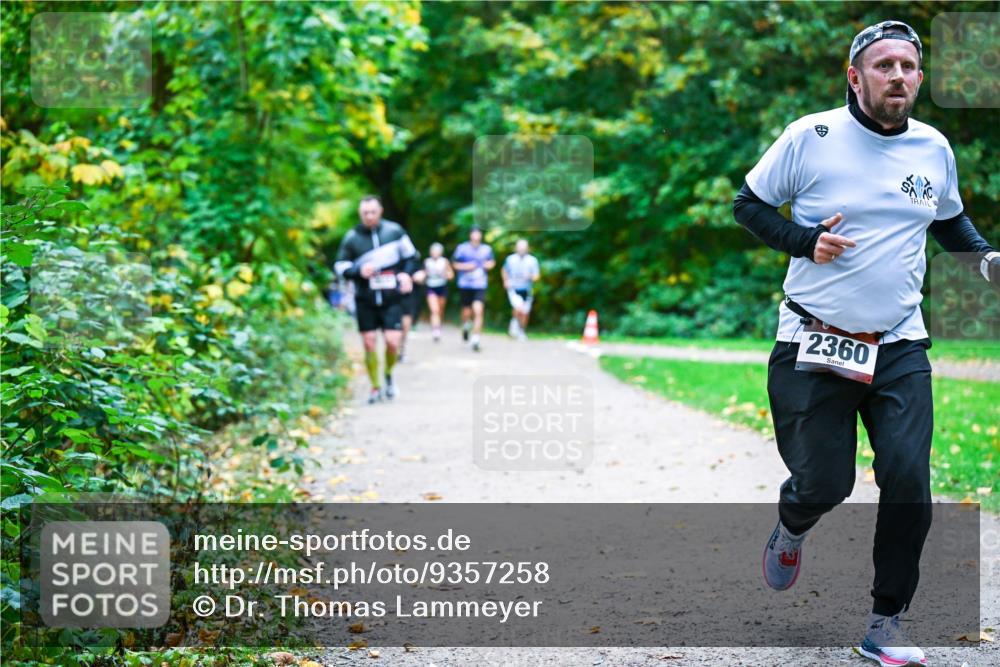 12.10.2025 - Bramfelder Halbmarathon 2025 Dr. Thomas Lammeyer http://msf.ph/oto/9357258 12.10.2025 11:00:14 Laufen 2360 meine-sportfotos.de