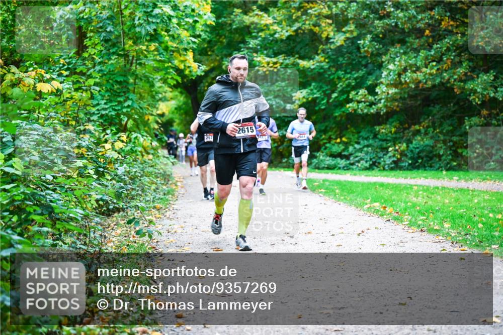 12.10.2025 - Bramfelder Halbmarathon 2025 Dr. Thomas Lammeyer http://msf.ph/oto/9357269 12.10.2025 11:00:17 Laufen 2615, 2561 meine-sportfotos.de