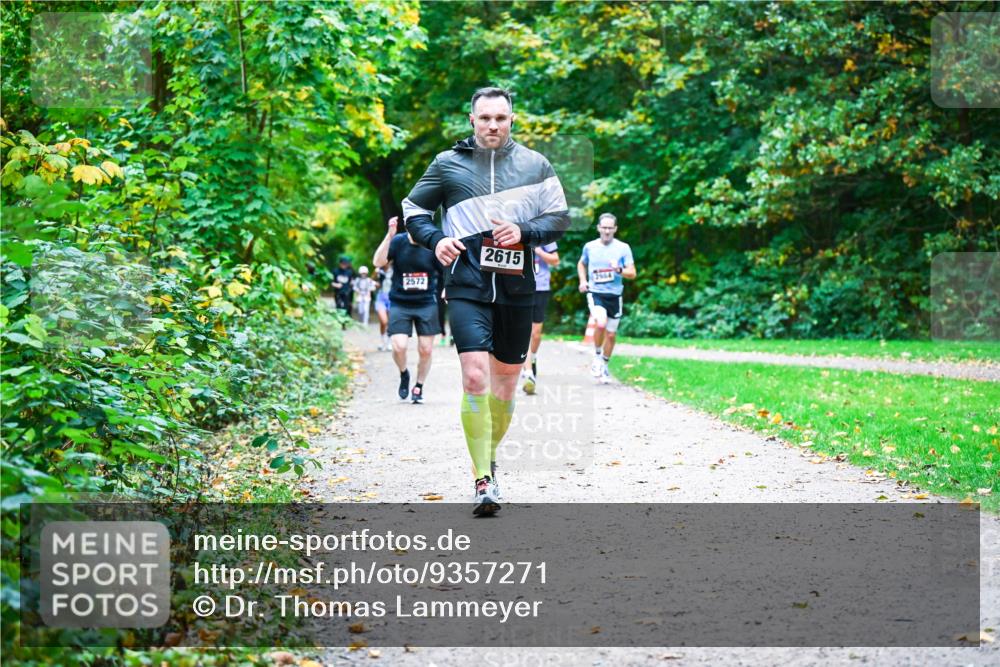 12.10.2025 - Bramfelder Halbmarathon 2025 Dr. Thomas Lammeyer http://msf.ph/oto/9357271 12.10.2025 11:00:17 Laufen 2572, 2615 meine-sportfotos.de