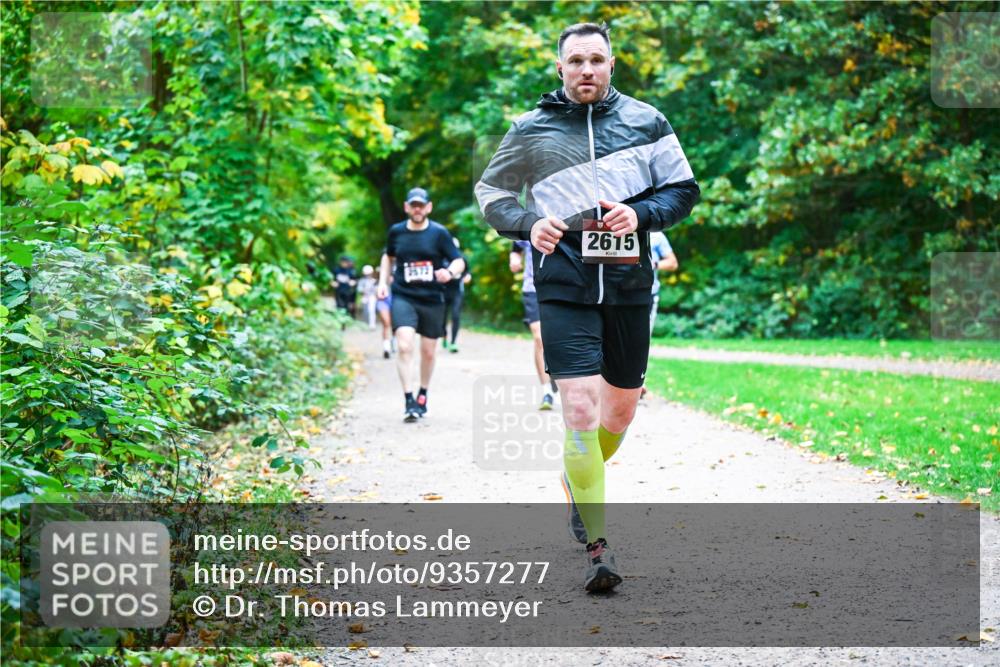 12.10.2025 - Bramfelder Halbmarathon 2025 Dr. Thomas Lammeyer http://msf.ph/oto/9357277 12.10.2025 11:00:18 Laufen 2615 meine-sportfotos.de