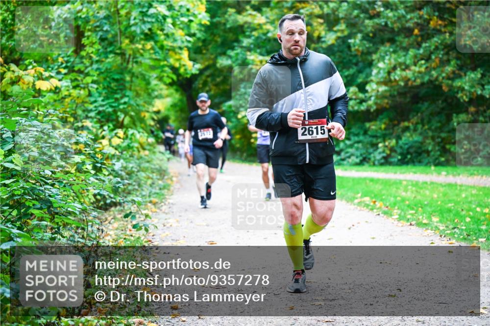 12.10.2025 - Bramfelder Halbmarathon 2025 Dr. Thomas Lammeyer http://msf.ph/oto/9357278 12.10.2025 11:00:18 Laufen 2615 meine-sportfotos.de
