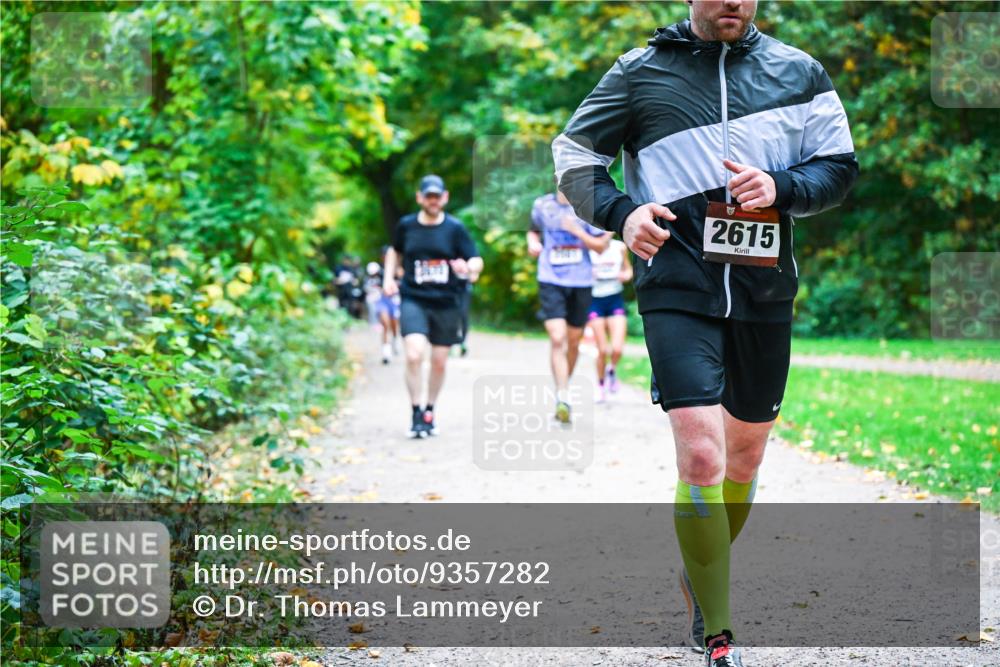 12.10.2025 - Bramfelder Halbmarathon 2025 Dr. Thomas Lammeyer http://msf.ph/oto/9357282 12.10.2025 11:00:19 Laufen 600, 2615 meine-sportfotos.de