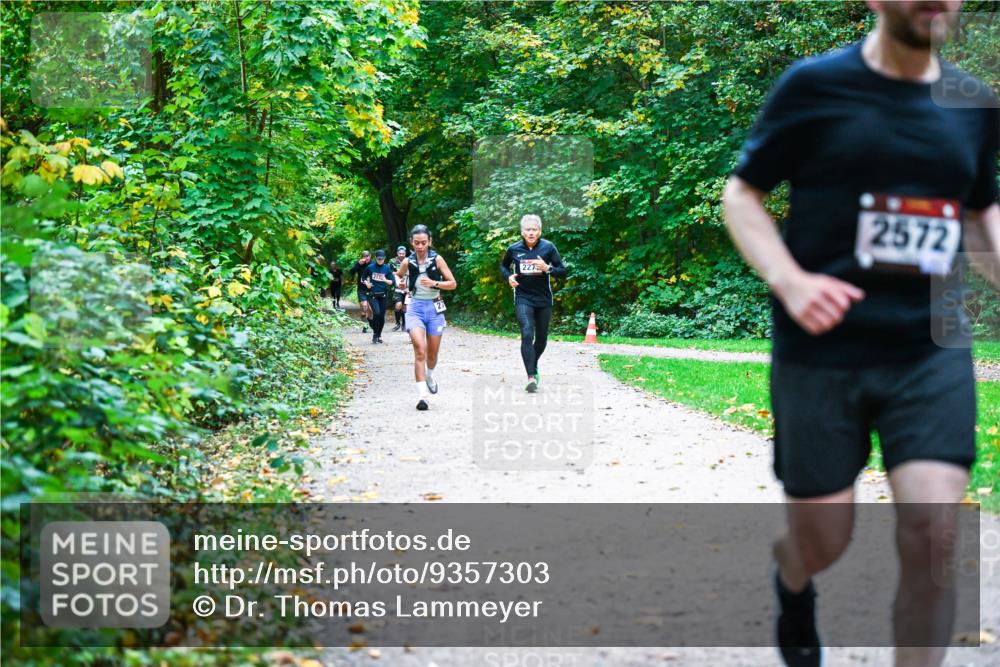 12.10.2025 - Bramfelder Halbmarathon 2025 Dr. Thomas Lammeyer http://msf.ph/oto/9357303 12.10.2025 11:00:22 Laufen 27, 227, 2572 meine-sportfotos.de