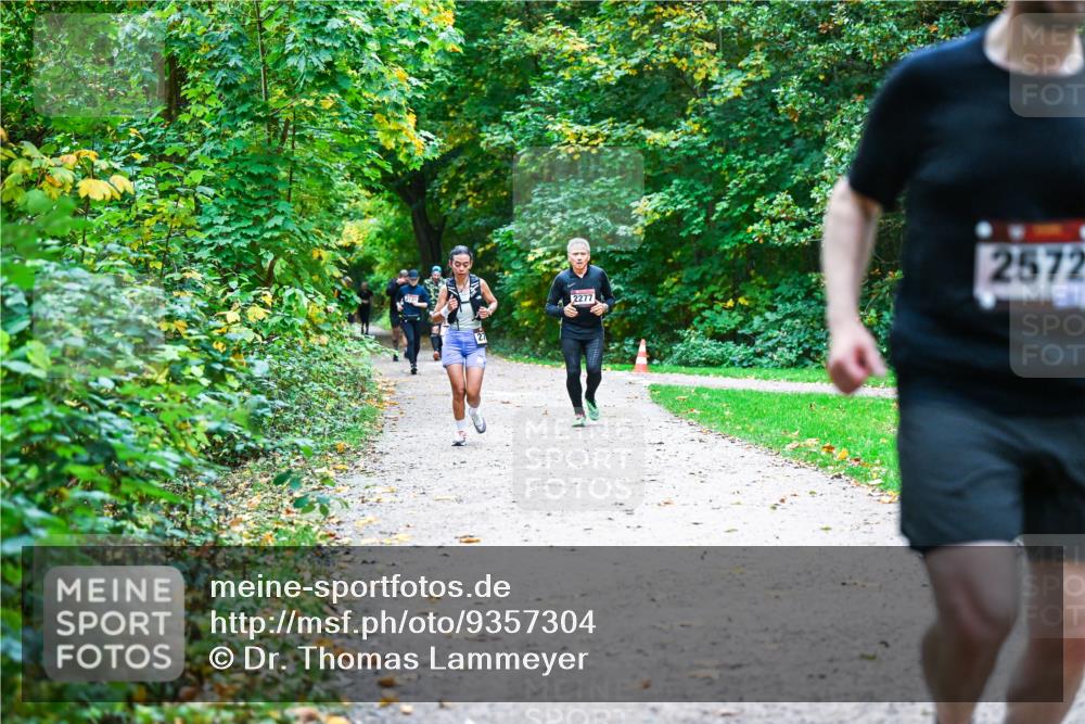 12.10.2025 - Bramfelder Halbmarathon 2025 Dr. Thomas Lammeyer http://msf.ph/oto/9357304 12.10.2025 11:00:22 Laufen 2572, 2277 meine-sportfotos.de