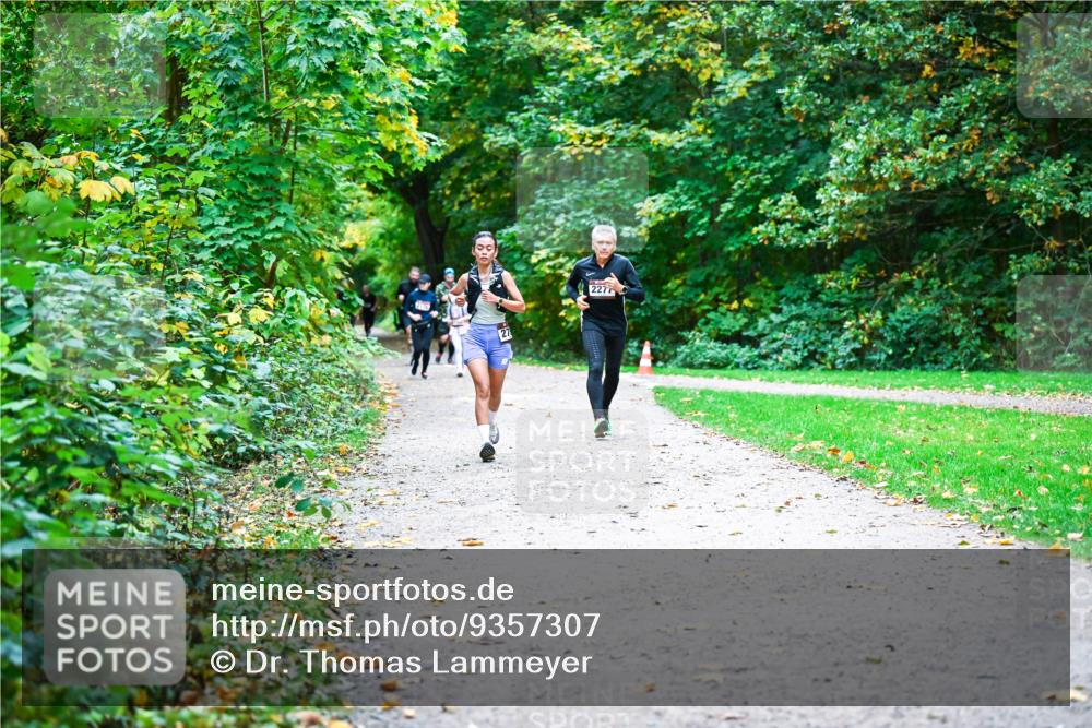 12.10.2025 - Bramfelder Halbmarathon 2025 Dr. Thomas Lammeyer http://msf.ph/oto/9357307 12.10.2025 11:00:23 Laufen 27, 2277 meine-sportfotos.de