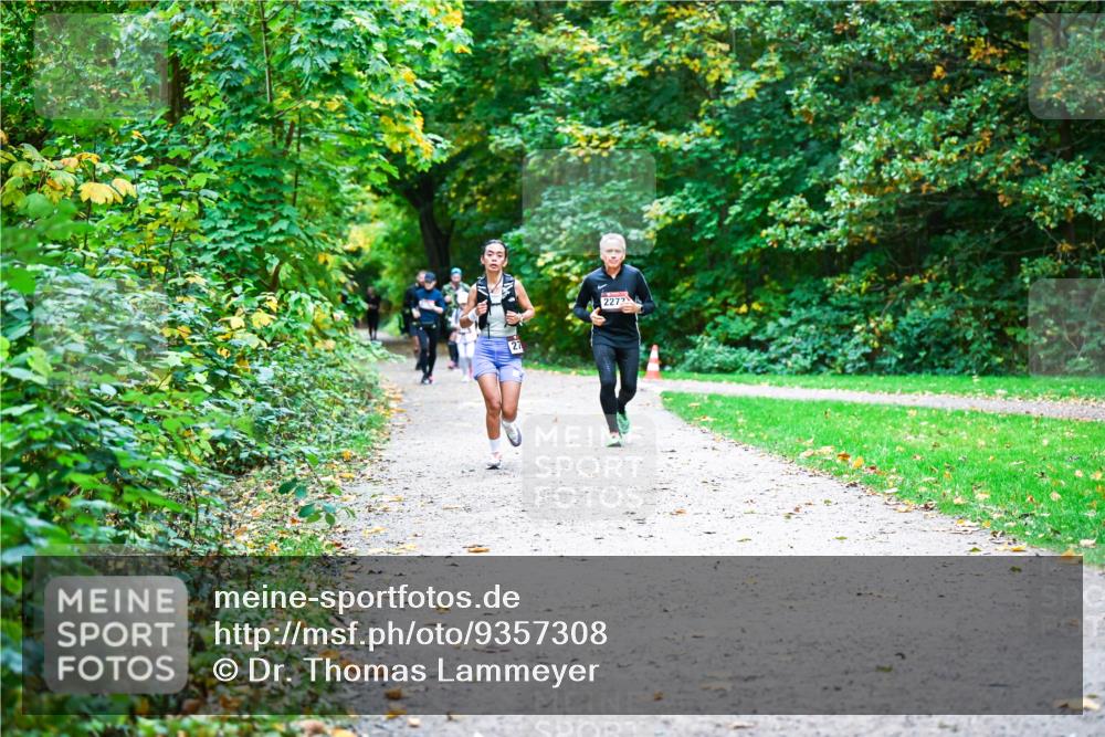 12.10.2025 - Bramfelder Halbmarathon 2025 Dr. Thomas Lammeyer http://msf.ph/oto/9357308 12.10.2025 11:00:23 Laufen 27, 2277 meine-sportfotos.de