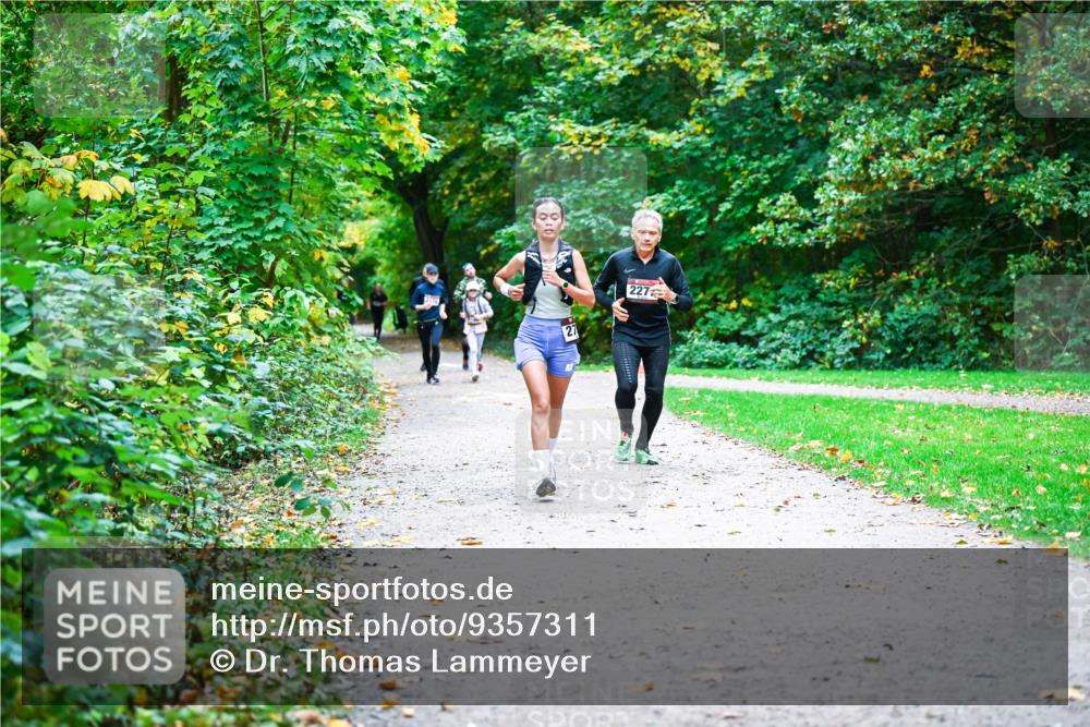 12.10.2025 - Bramfelder Halbmarathon 2025 Dr. Thomas Lammeyer http://msf.ph/oto/9357311 12.10.2025 11:00:24 Laufen 27, 227 meine-sportfotos.de
