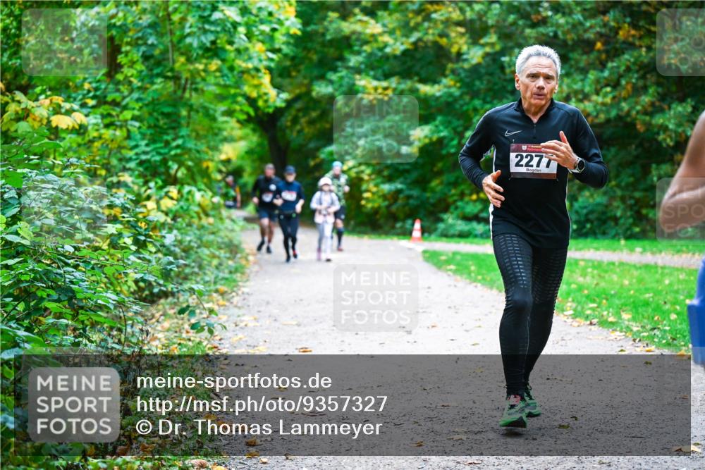 12.10.2025 - Bramfelder Halbmarathon 2025 Dr. Thomas Lammeyer http://msf.ph/oto/9357327 12.10.2025 11:00:27 Laufen 2277 meine-sportfotos.de