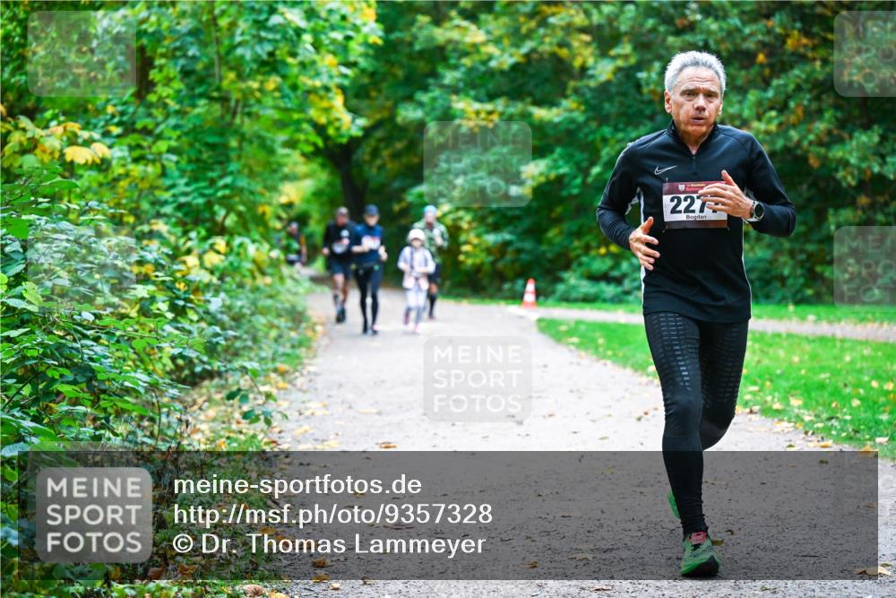 12.10.2025 - Bramfelder Halbmarathon 2025 Dr. Thomas Lammeyer http://msf.ph/oto/9357328 12.10.2025 11:00:27 Laufen 227 meine-sportfotos.de