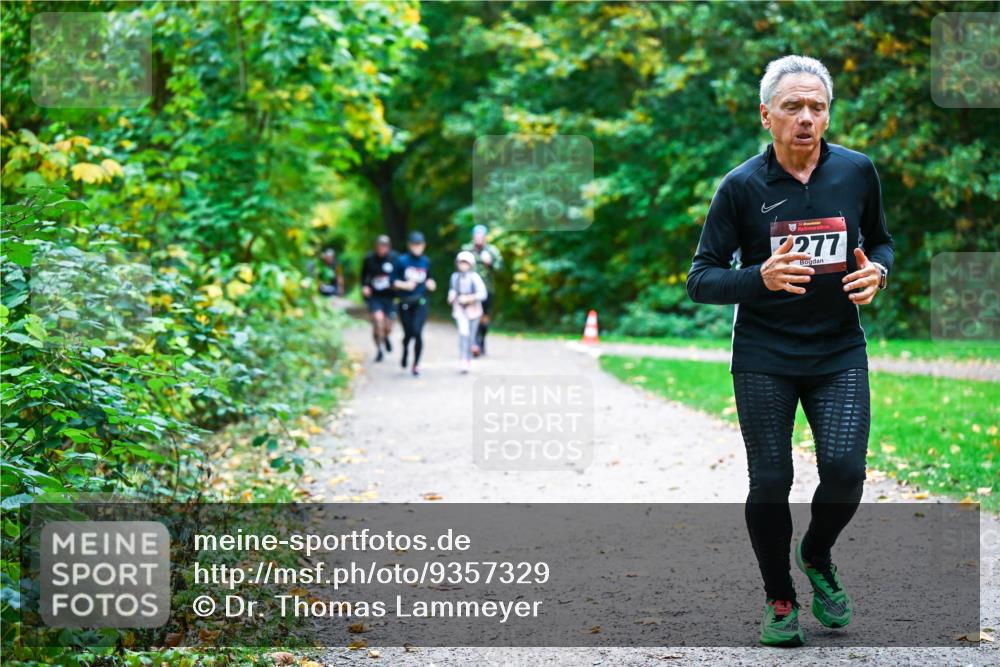 12.10.2025 - Bramfelder Halbmarathon 2025 Dr. Thomas Lammeyer http://msf.ph/oto/9357329 12.10.2025 11:00:27 Laufen 2277 meine-sportfotos.de