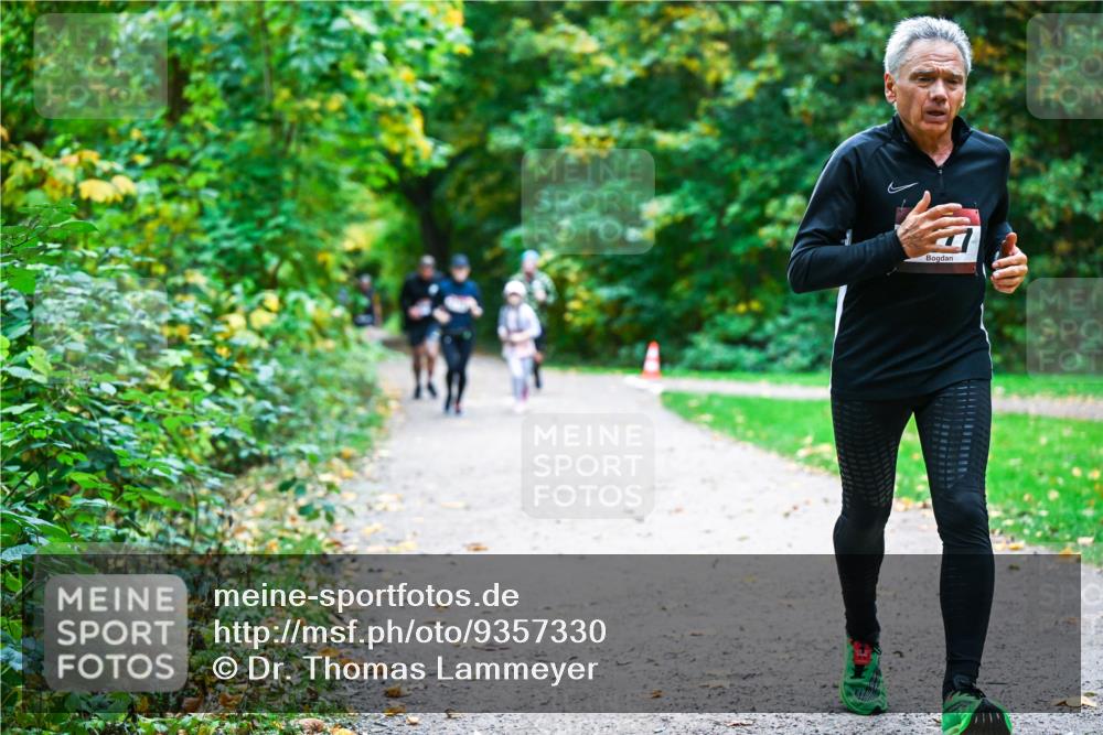 12.10.2025 - Bramfelder Halbmarathon 2025 Dr. Thomas Lammeyer http://msf.ph/oto/9357330 12.10.2025 11:00:27 Laufen  meine-sportfotos.de