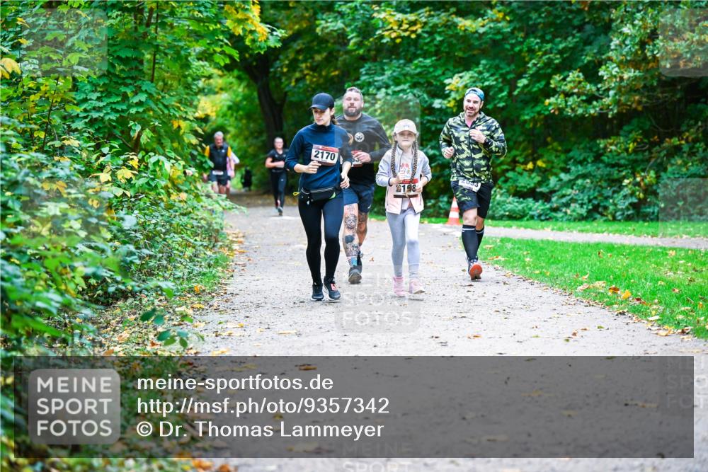 12.10.2025 - Bramfelder Halbmarathon 2025 Dr. Thomas Lammeyer http://msf.ph/oto/9357342 12.10.2025 11:00:31 Laufen 2170, 198, 2093 meine-sportfotos.de