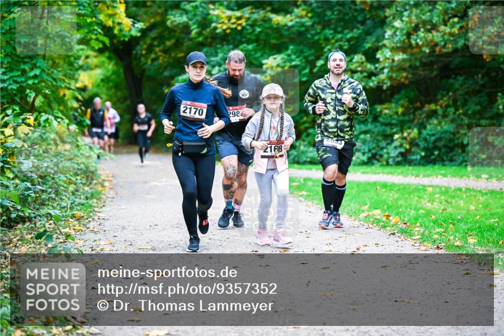12.10.2025 - Bramfelder Halbmarathon 2025 Dr. Thomas Lammeyer http://msf.ph/oto/9357352 12.10.2025 11:00:32 Laufen 2170, 298, 2168, 2033 meine-sportfotos.de