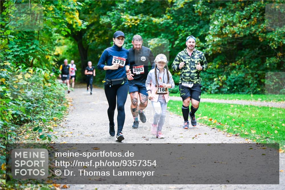 12.10.2025 - Bramfelder Halbmarathon 2025 Dr. Thomas Lammeyer http://msf.ph/oto/9357354 12.10.2025 11:00:32 Laufen 2170, 2983, 2168, 2033 meine-sportfotos.de