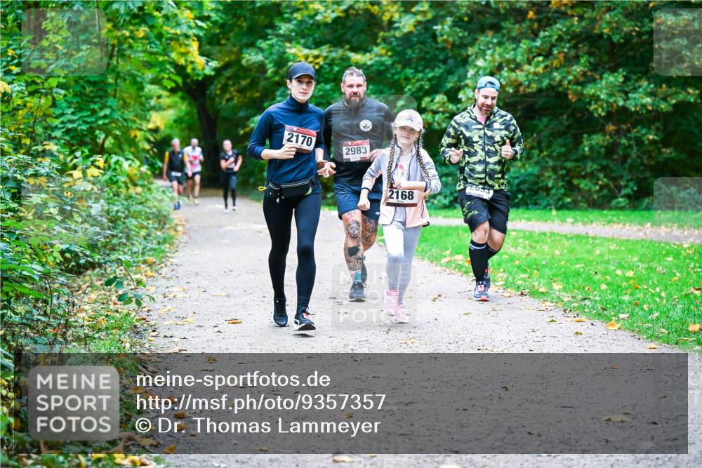 12.10.2025 - Bramfelder Halbmarathon 2025 Dr. Thomas Lammeyer http://msf.ph/oto/9357357 12.10.2025 11:00:33 Laufen 2170, 2983, 2168, 2033 meine-sportfotos.de