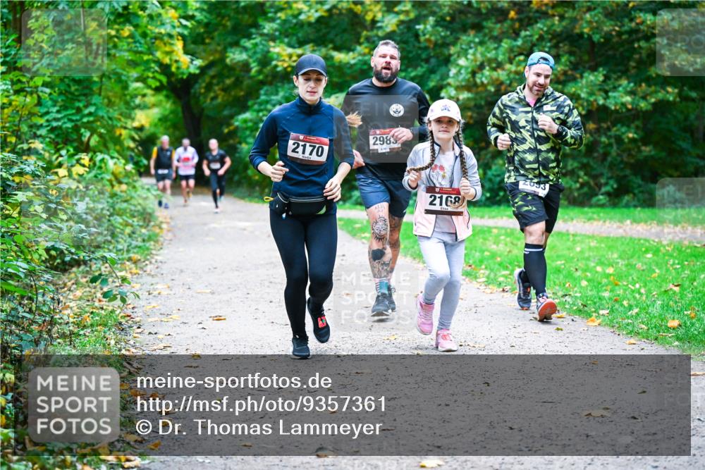 12.10.2025 - Bramfelder Halbmarathon 2025 Dr. Thomas Lammeyer http://msf.ph/oto/9357361 12.10.2025 11:00:34 Laufen 2170, 2983, 2168, 2093 meine-sportfotos.de