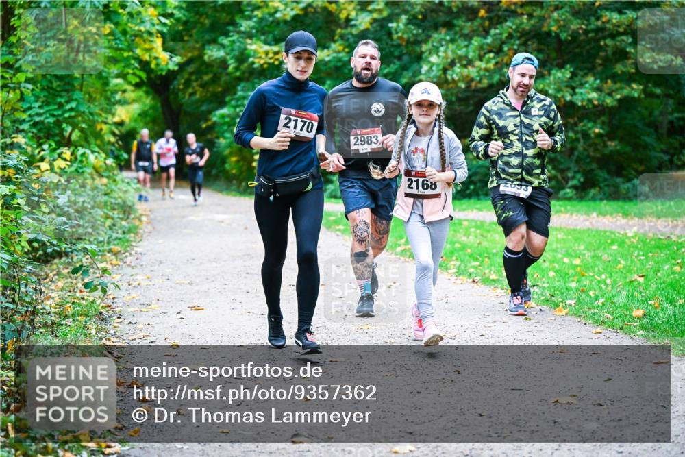 12.10.2025 - Bramfelder Halbmarathon 2025 Dr. Thomas Lammeyer http://msf.ph/oto/9357362 12.10.2025 11:00:34 Laufen 2170, 2983, 92, 2168, 2033 meine-sportfotos.de