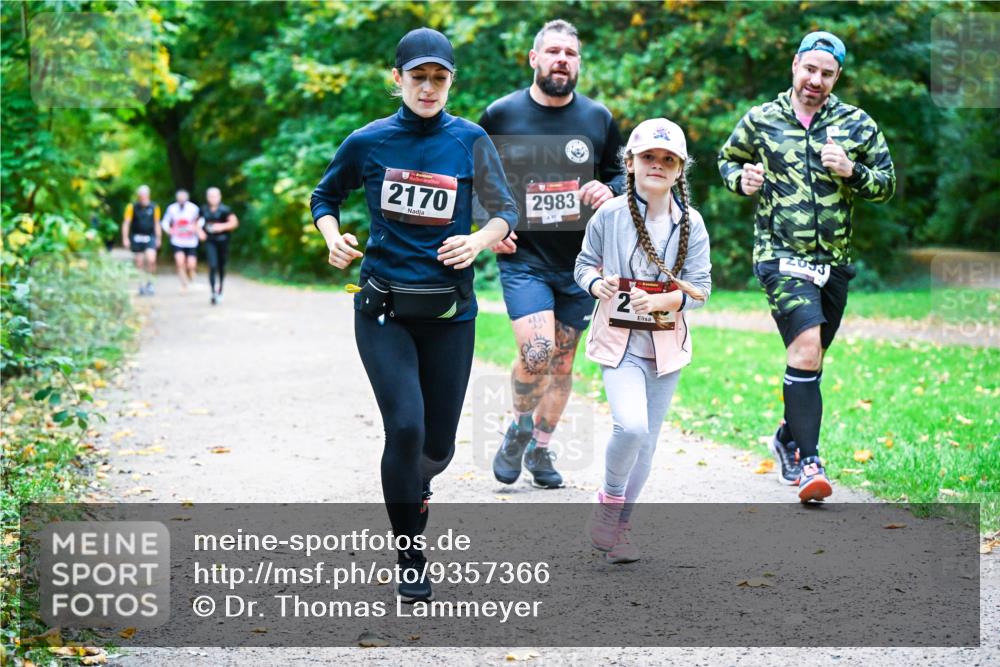 12.10.2025 - Bramfelder Halbmarathon 2025 Dr. Thomas Lammeyer http://msf.ph/oto/9357366 12.10.2025 11:00:34 Laufen 2170, 2983, 2, 2, 2093 meine-sportfotos.de