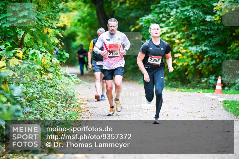 12.10.2025 - Bramfelder Halbmarathon 2025 Dr. Thomas Lammeyer http://msf.ph/oto/9357372 12.10.2025 11:00:38 Laufen 2755, 2955 meine-sportfotos.de