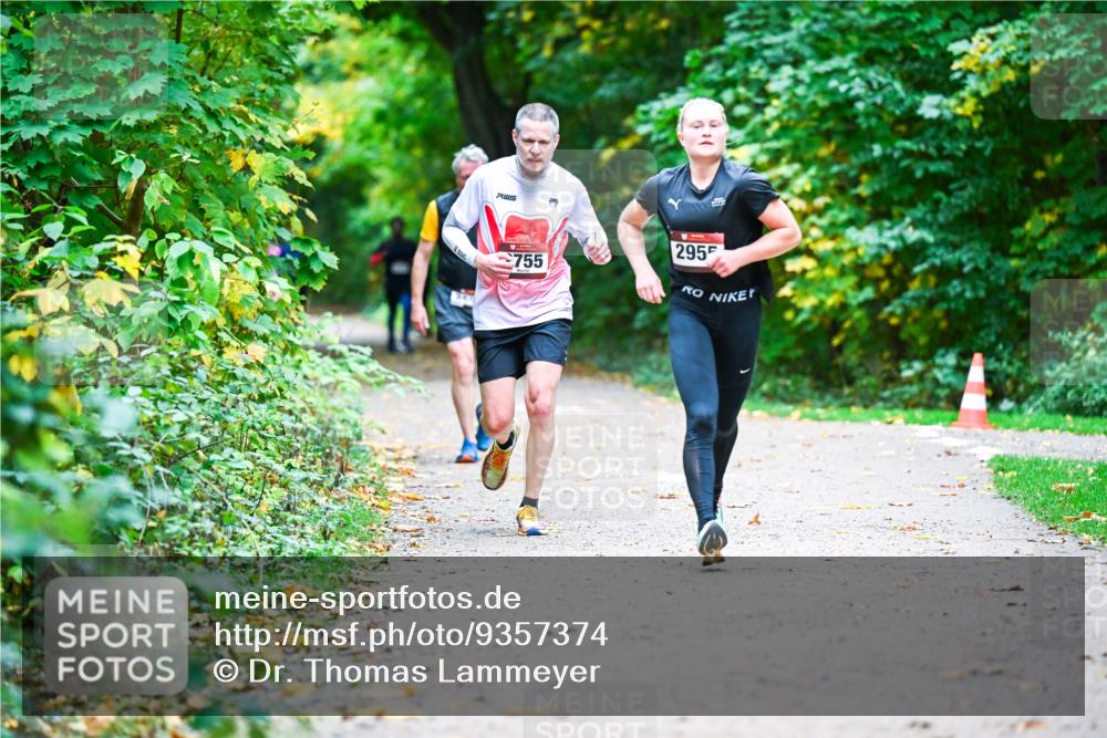 12.10.2025 - Bramfelder Halbmarathon 2025 Dr. Thomas Lammeyer http://msf.ph/oto/9357374 12.10.2025 11:00:38 Laufen 755, 2955 meine-sportfotos.de
