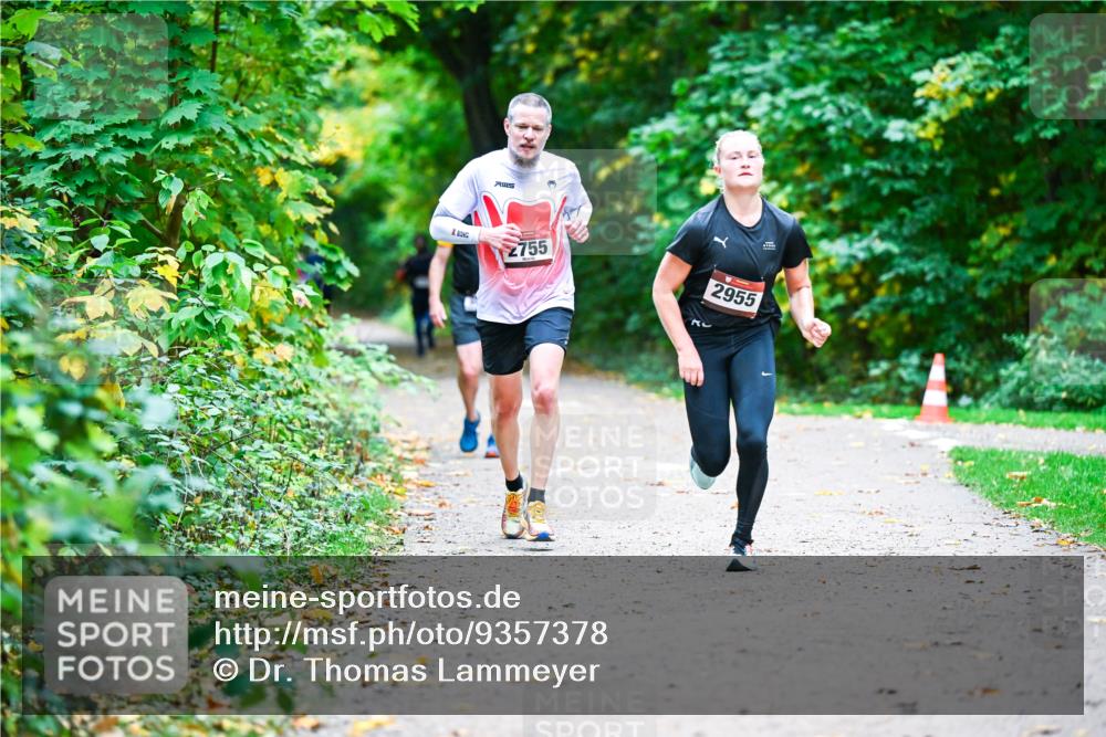 12.10.2025 - Bramfelder Halbmarathon 2025 Dr. Thomas Lammeyer http://msf.ph/oto/9357378 12.10.2025 11:00:39 Laufen 2755, 2955 meine-sportfotos.de