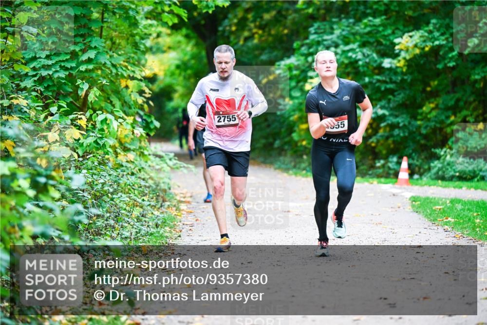 12.10.2025 - Bramfelder Halbmarathon 2025 Dr. Thomas Lammeyer http://msf.ph/oto/9357380 12.10.2025 11:00:39 Laufen 30, 2755, 55 meine-sportfotos.de