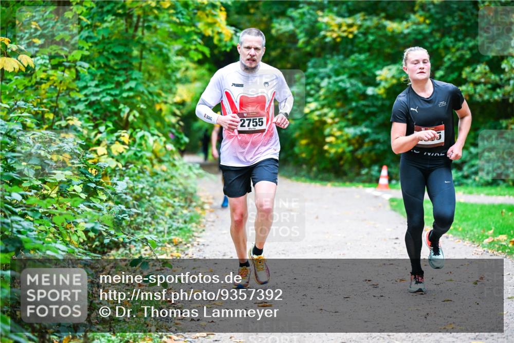 12.10.2025 - Bramfelder Halbmarathon 2025 Dr. Thomas Lammeyer http://msf.ph/oto/9357392 12.10.2025 11:00:41 Laufen 2755 meine-sportfotos.de