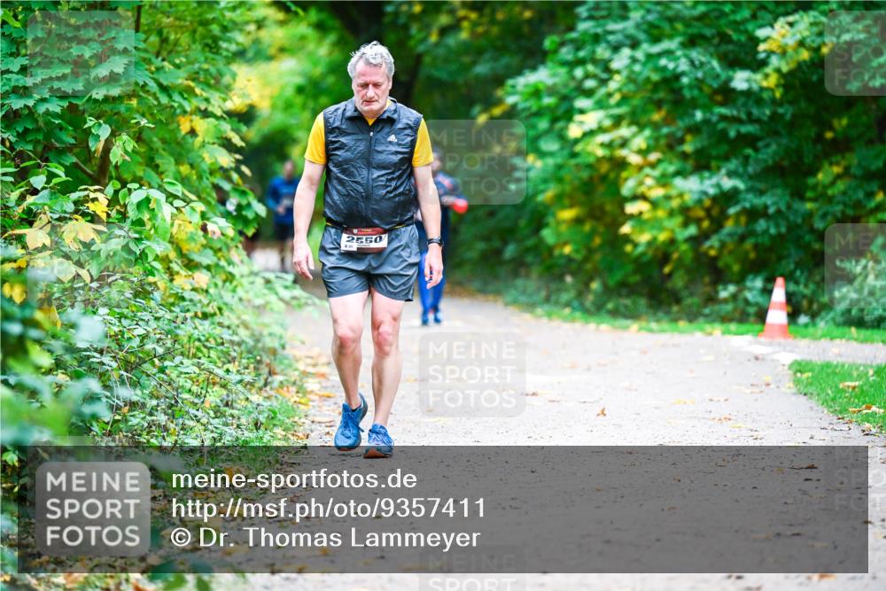 12.10.2025 - Bramfelder Halbmarathon 2025 Dr. Thomas Lammeyer http://msf.ph/oto/9357411 12.10.2025 11:00:45 Laufen 2550 meine-sportfotos.de