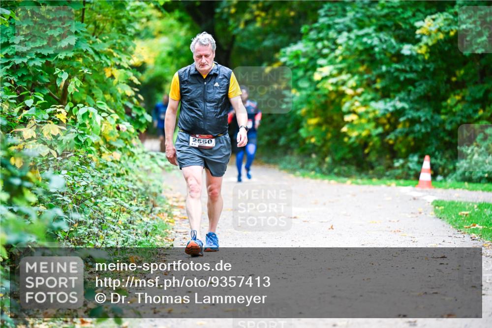 12.10.2025 - Bramfelder Halbmarathon 2025 Dr. Thomas Lammeyer http://msf.ph/oto/9357413 12.10.2025 11:00:45 Laufen 2550 meine-sportfotos.de