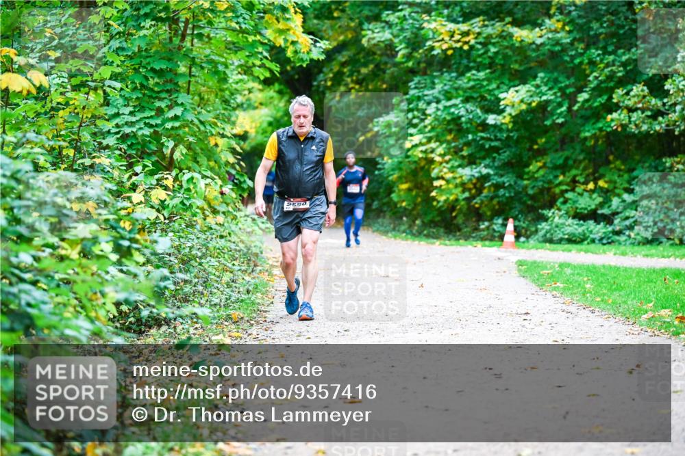 12.10.2025 - Bramfelder Halbmarathon 2025 Dr. Thomas Lammeyer http://msf.ph/oto/9357416 12.10.2025 11:00:46 Laufen 2660 meine-sportfotos.de