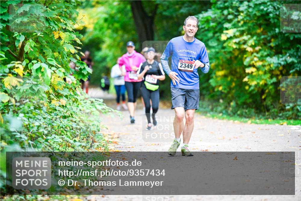 12.10.2025 - Bramfelder Halbmarathon 2025 Dr. Thomas Lammeyer http://msf.ph/oto/9357434 12.10.2025 11:00:58 Laufen 2349 meine-sportfotos.de