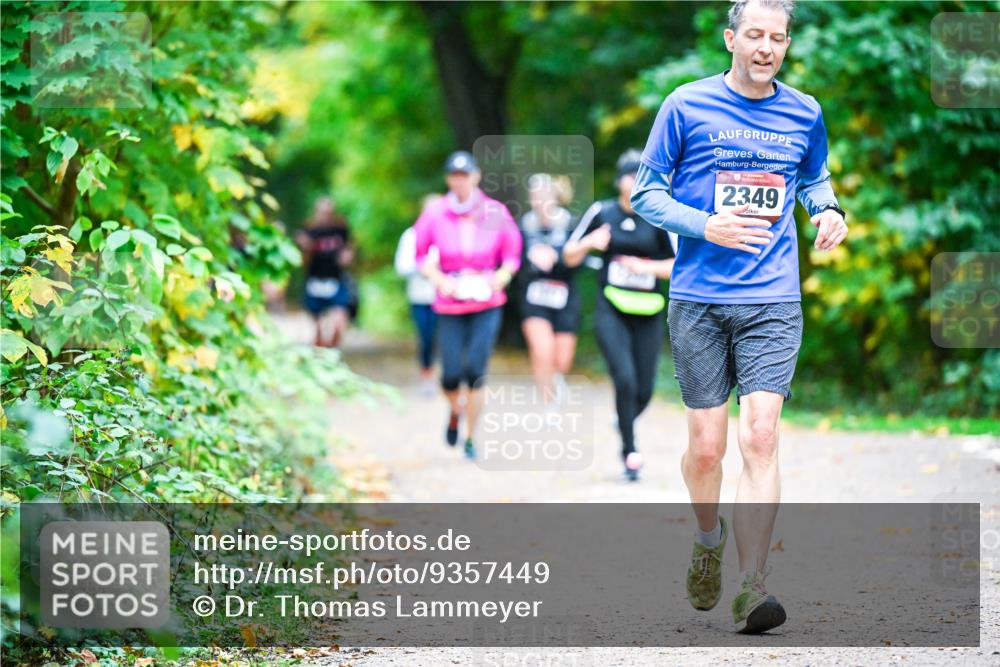 12.10.2025 - Bramfelder Halbmarathon 2025 Dr. Thomas Lammeyer http://msf.ph/oto/9357449 12.10.2025 11:01:00 Laufen 2349 meine-sportfotos.de