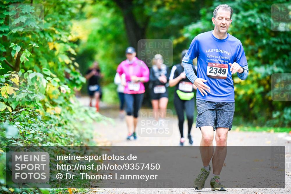 12.10.2025 - Bramfelder Halbmarathon 2025 Dr. Thomas Lammeyer http://msf.ph/oto/9357450 12.10.2025 11:01:00 Laufen 2349 meine-sportfotos.de