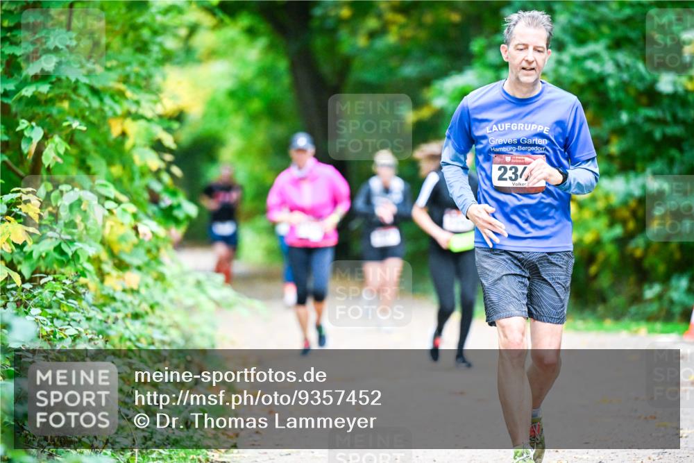 12.10.2025 - Bramfelder Halbmarathon 2025 Dr. Thomas Lammeyer http://msf.ph/oto/9357452 12.10.2025 11:01:01 Laufen 234 meine-sportfotos.de