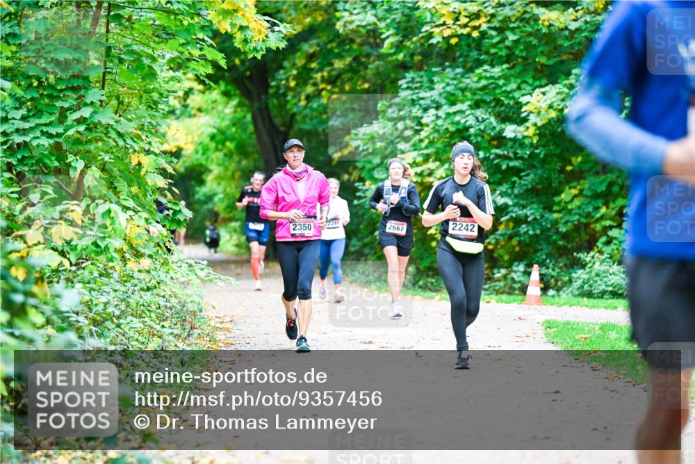 12.10.2025 - Bramfelder Halbmarathon 2025 Dr. Thomas Lammeyer http://msf.ph/oto/9357456 12.10.2025 11:01:04 Laufen 2257, 2350, 2667, 2242 meine-sportfotos.de