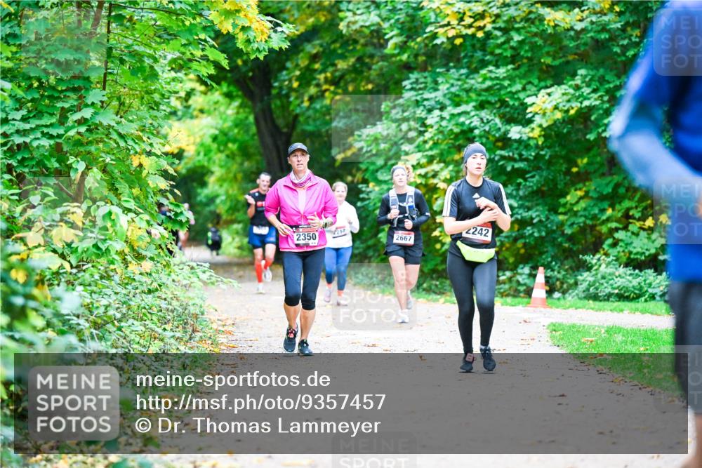 12.10.2025 - Bramfelder Halbmarathon 2025 Dr. Thomas Lammeyer http://msf.ph/oto/9357457 12.10.2025 11:01:04 Laufen 2350, 2257, 2667, 2242 meine-sportfotos.de