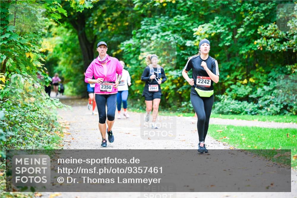 12.10.2025 - Bramfelder Halbmarathon 2025 Dr. Thomas Lammeyer http://msf.ph/oto/9357461 12.10.2025 11:01:05 Laufen 2350, 2667, 2242 meine-sportfotos.de