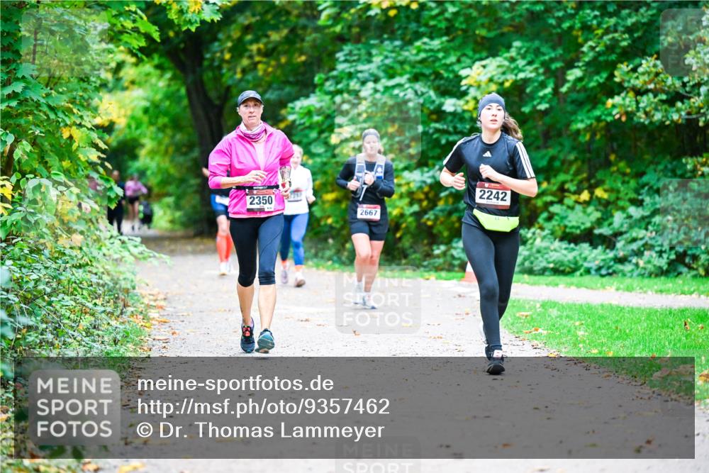 12.10.2025 - Bramfelder Halbmarathon 2025 Dr. Thomas Lammeyer http://msf.ph/oto/9357462 12.10.2025 11:01:05 Laufen 2350, 2667, 2242 meine-sportfotos.de