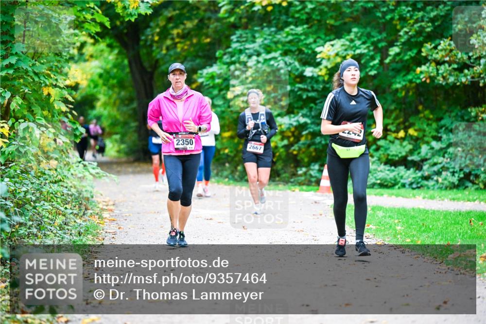 12.10.2025 - Bramfelder Halbmarathon 2025 Dr. Thomas Lammeyer http://msf.ph/oto/9357464 12.10.2025 11:01:05 Laufen 2350, 835, 2667 meine-sportfotos.de
