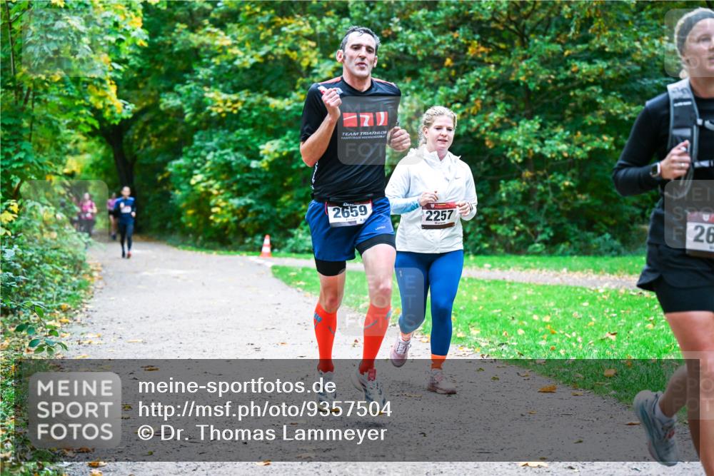 12.10.2025 - Bramfelder Halbmarathon 2025 Dr. Thomas Lammeyer http://msf.ph/oto/9357504 12.10.2025 11:01:13 Laufen 2659, 2257, 26 meine-sportfotos.de