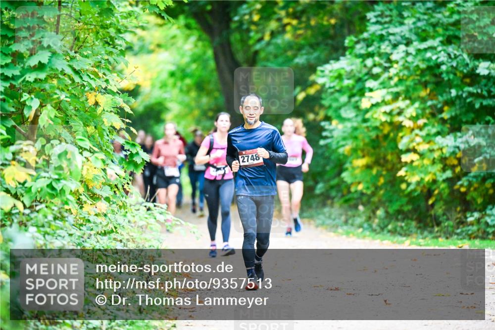 12.10.2025 - Bramfelder Halbmarathon 2025 Dr. Thomas Lammeyer http://msf.ph/oto/9357513 12.10.2025 11:01:17 Laufen 2748 meine-sportfotos.de